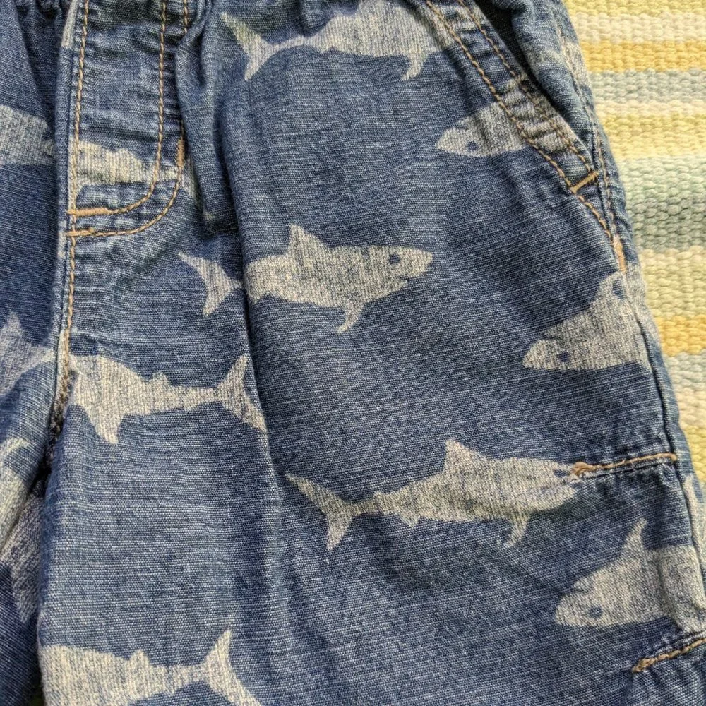 🛍️ BUNDLE ONLY |  Toddler Gymboree shark print jean pull on shorts 18-24m